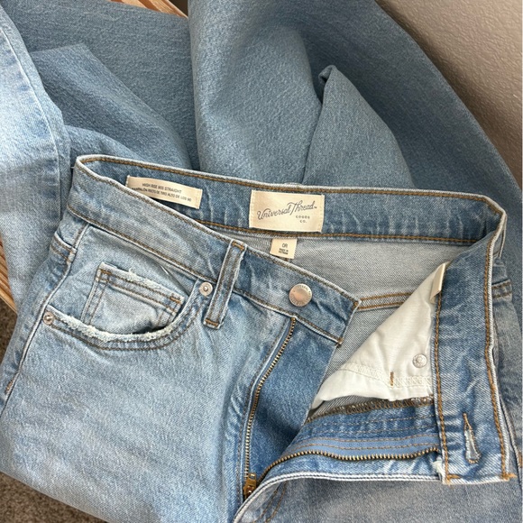 High Rise Light Wash Straight Jean - Picture 9 of 10